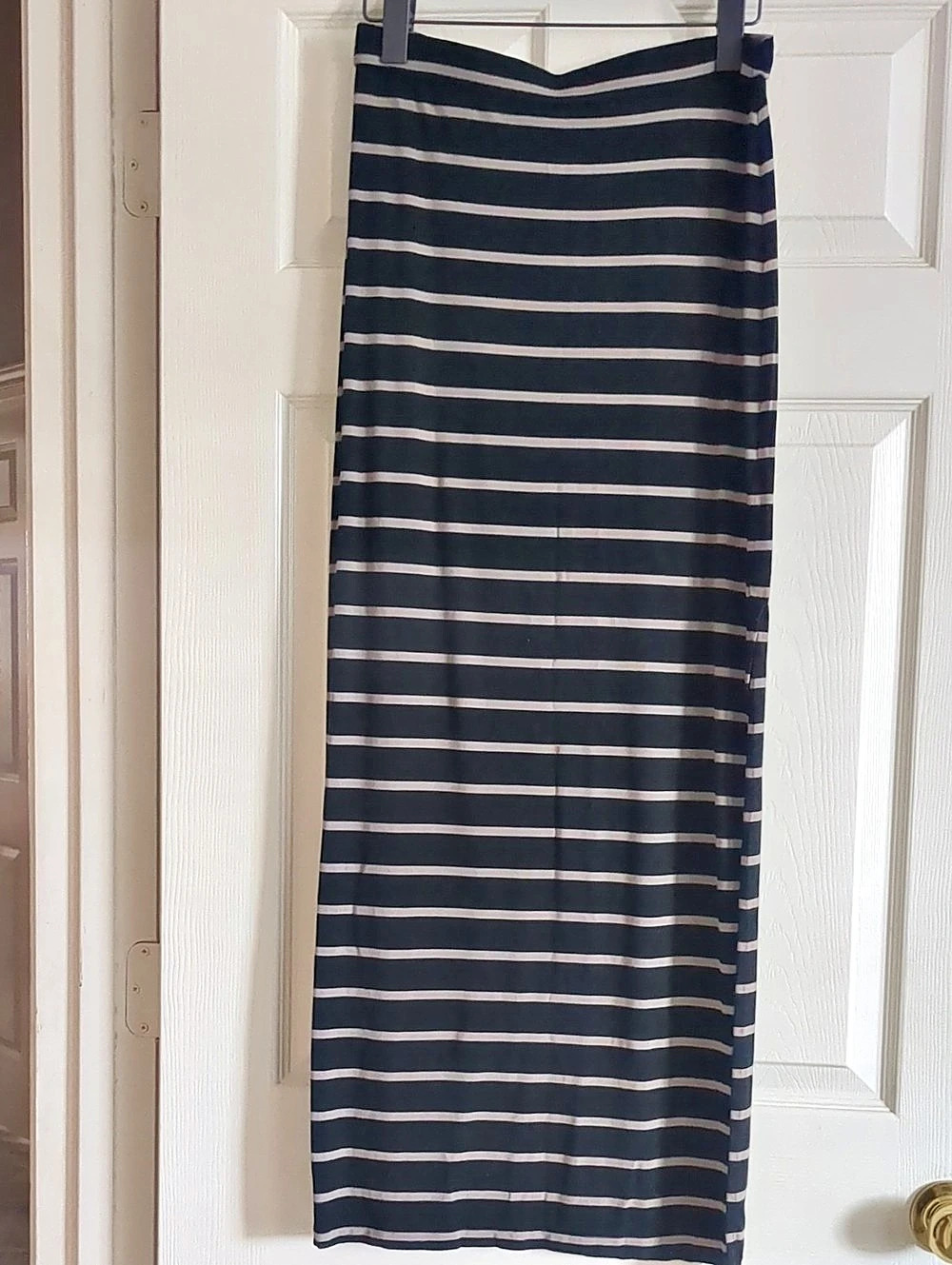 Banana Republic Striped Side Slit Maxi Skirt in Black & Gray Size S
